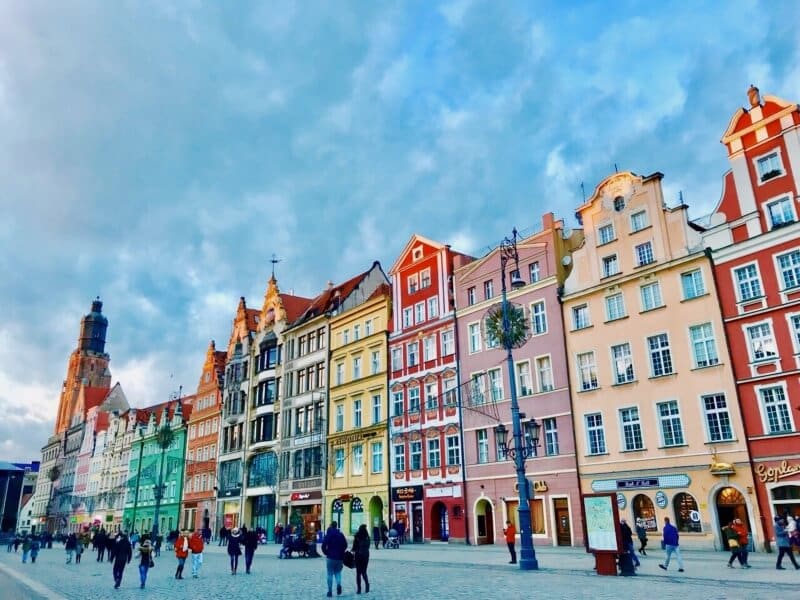 Pros and cons of living in Poland